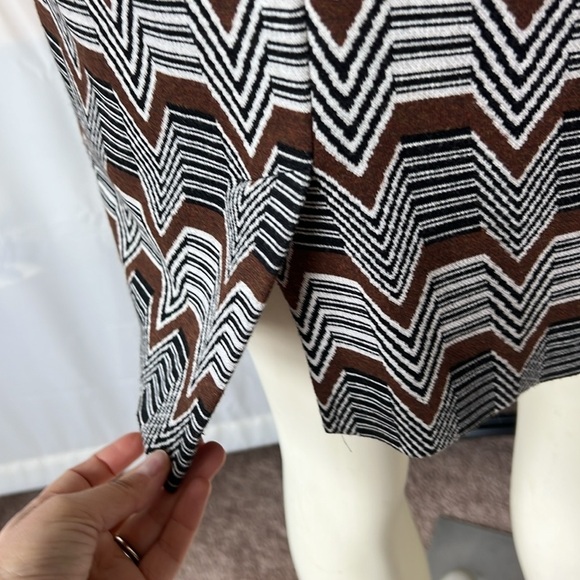 Trina Turk Knit Shift Dress - Picture 5 of 6